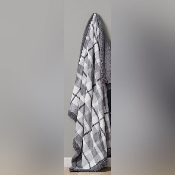 Plaid Plush Reversible Sherpa Throw - Picture 6 of 10